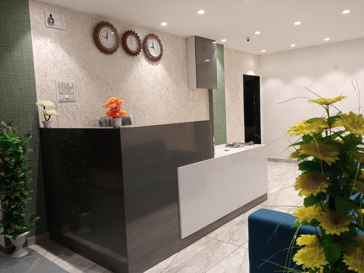Hotel Mansarovar,Vadodara Esterno foto