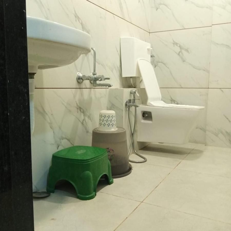 Hotel Mansarovar,Vadodara Esterno foto