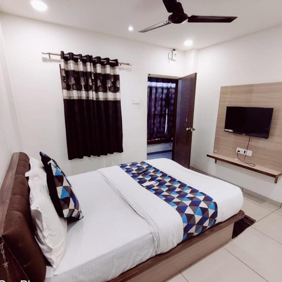 Hotel Mansarovar,Vadodara Esterno foto