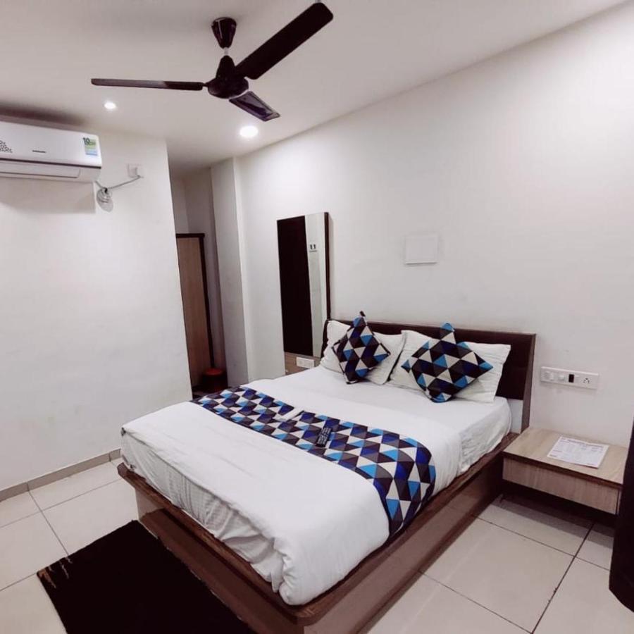Hotel Mansarovar,Vadodara Esterno foto